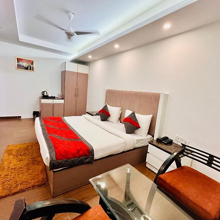 Hotel The Gold Inn - Karol Bagh Delhi ภายนอก รูปภาพ
