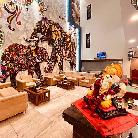 Hotel The Gold Inn - Karol Bagh Delhi ภายนอก รูปภาพ