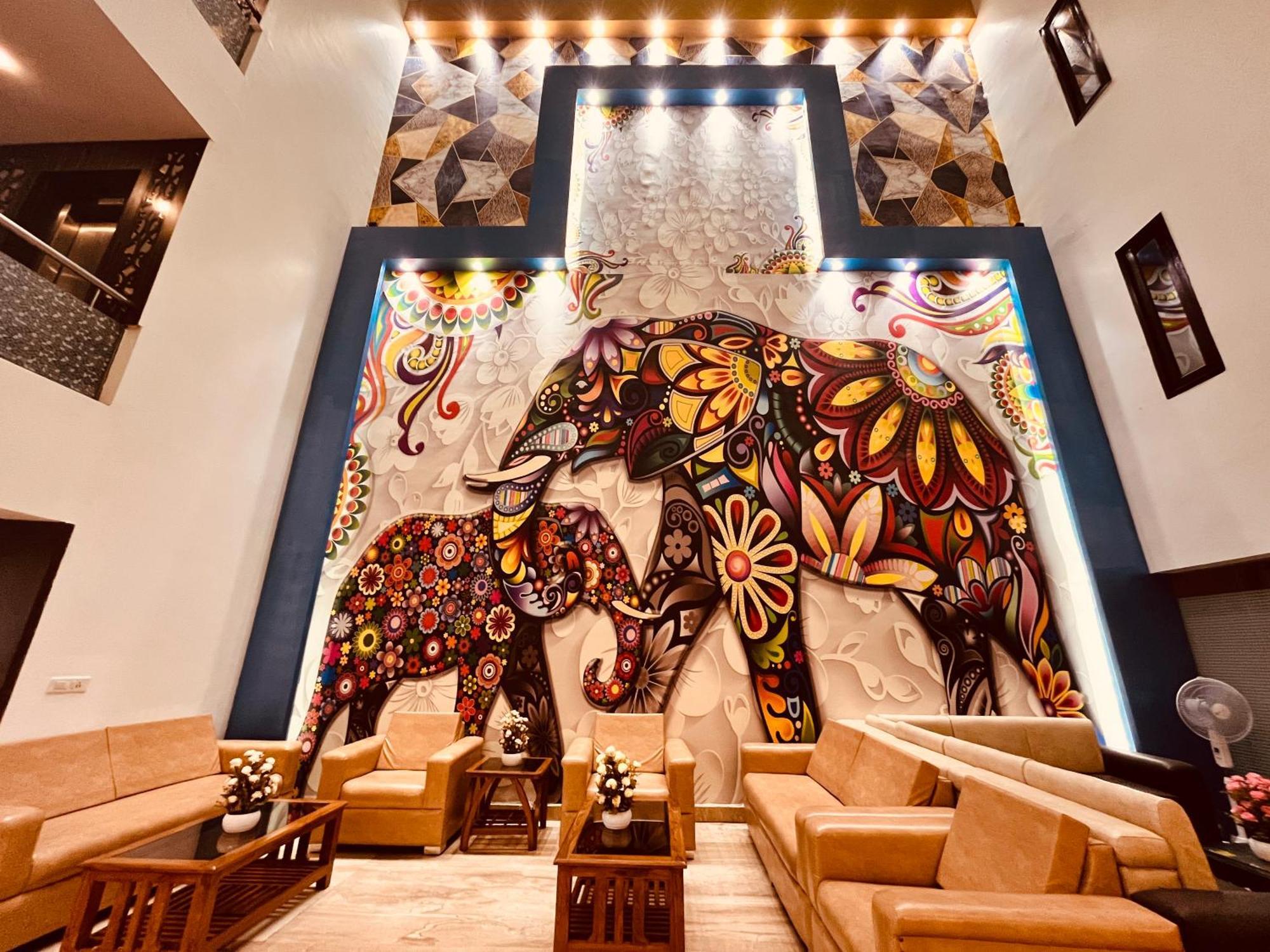 Hotel The Gold Inn - Karol Bagh Delhi ภายนอก รูปภาพ