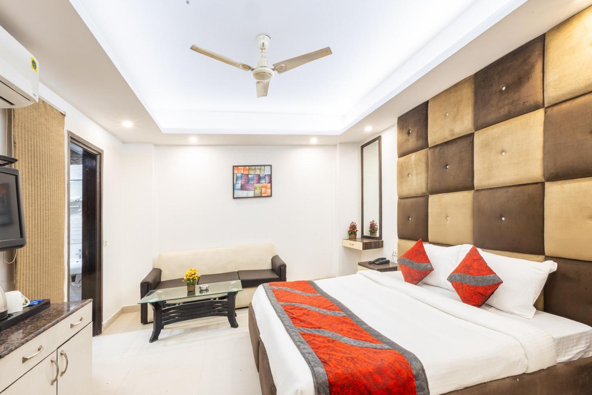 Hotel The Gold Inn - Karol Bagh Delhi ภายนอก รูปภาพ