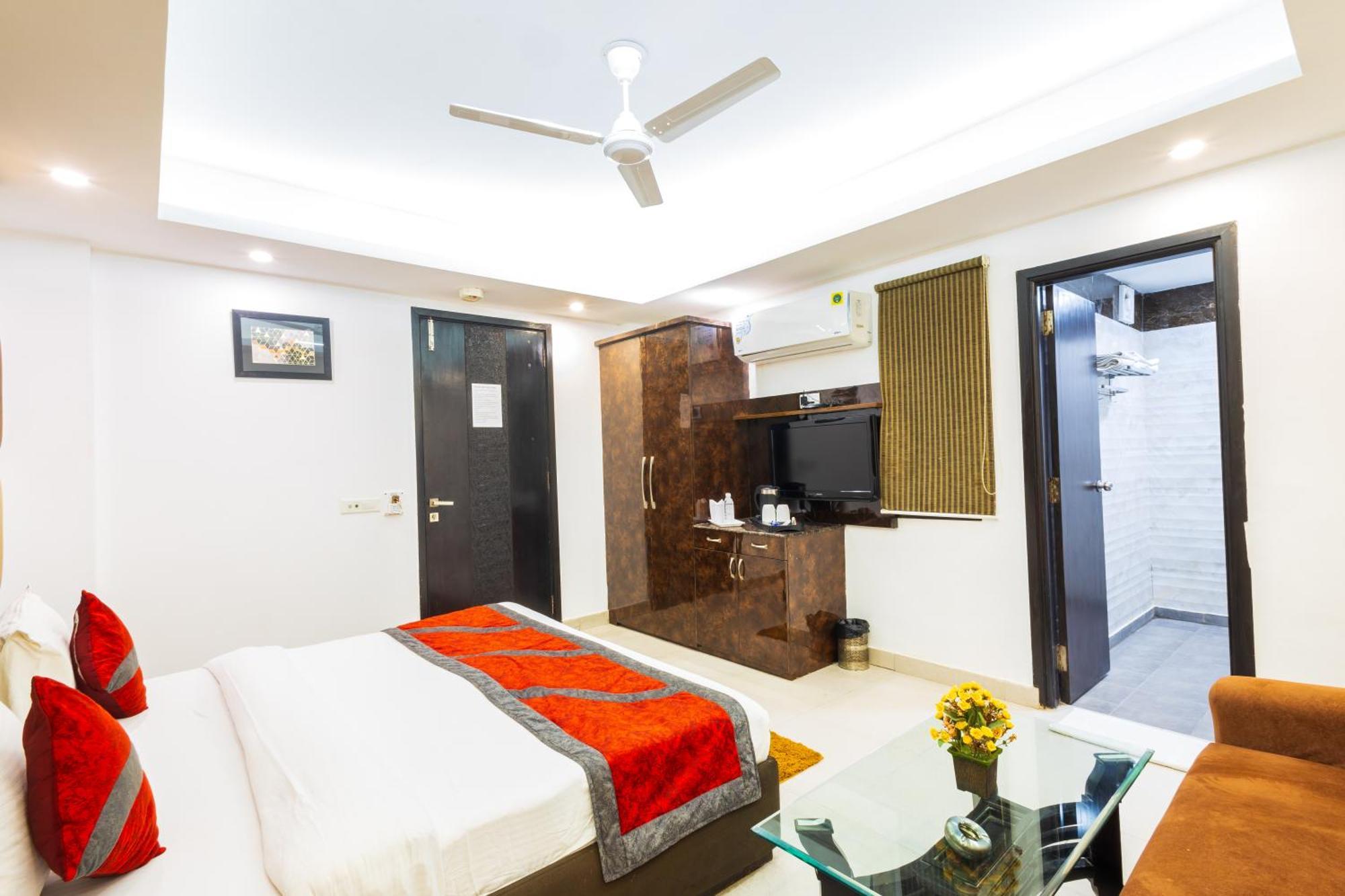 Hotel The Gold Inn - Karol Bagh Delhi ภายนอก รูปภาพ