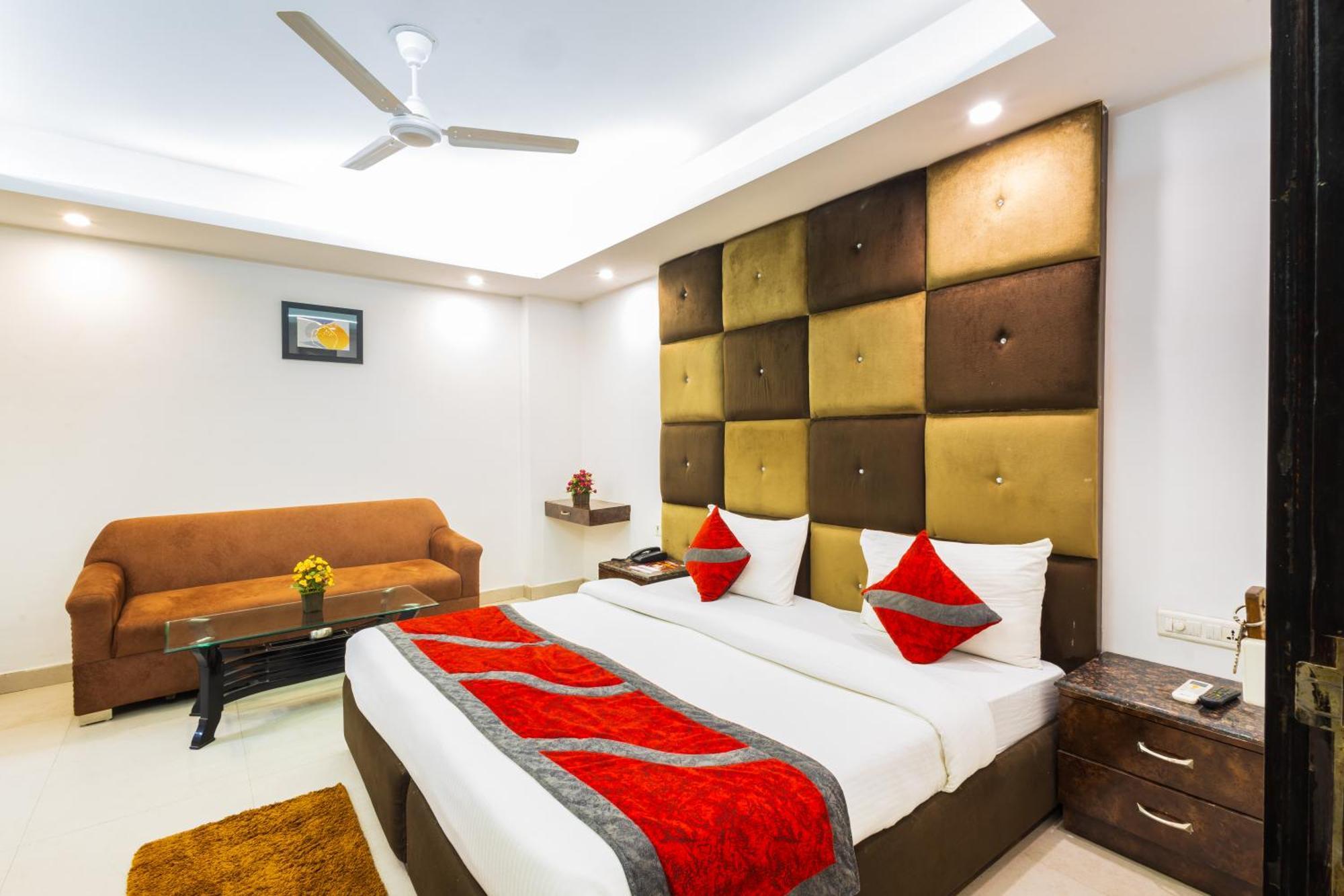 Hotel The Gold Inn - Karol Bagh Delhi ภายนอก รูปภาพ
