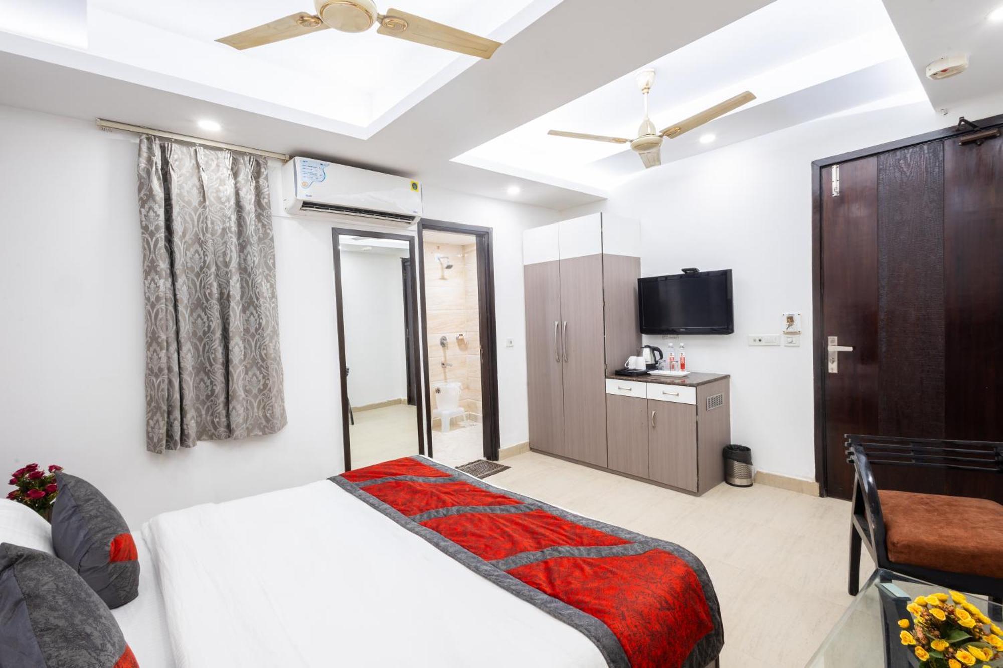 Hotel The Gold Inn - Karol Bagh Delhi ภายนอก รูปภาพ