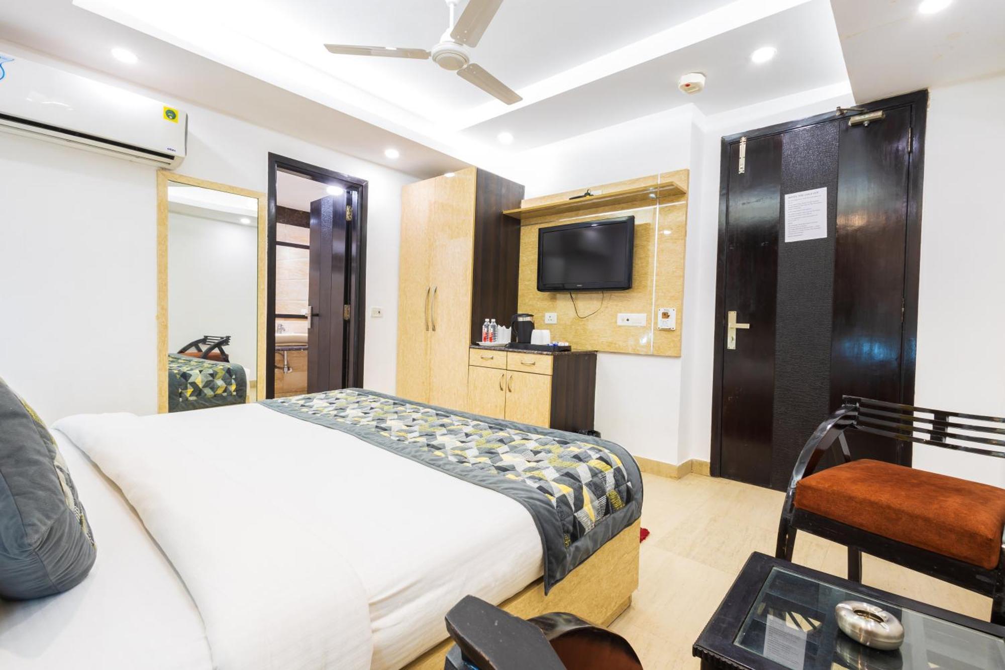 Hotel The Gold Inn - Karol Bagh Delhi ภายนอก รูปภาพ