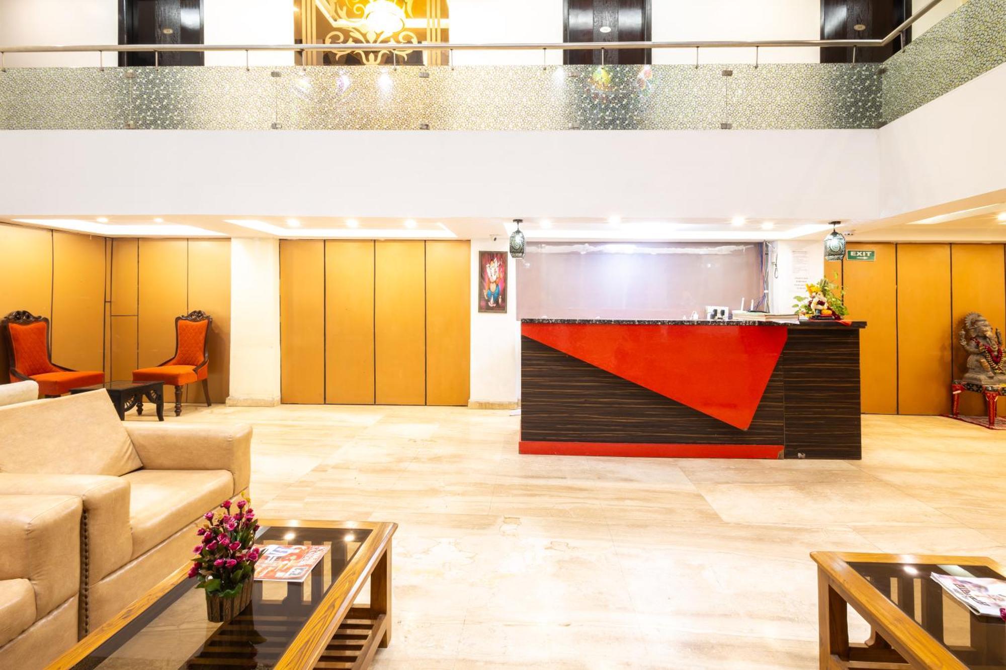 Hotel The Gold Inn - Karol Bagh Delhi ภายนอก รูปภาพ